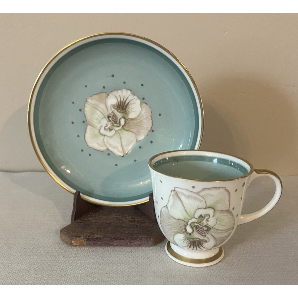 Vintage Susie Cooper Demitasse Mint 2.5" Cup & 5" Saucer - Bone China England